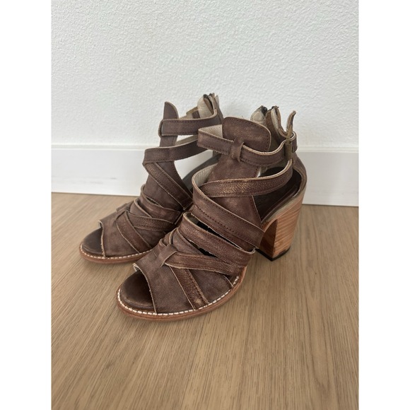 Freebird By Steven Claw Distressed Gladiator Strappy Sandal Size 8 Leather Boho - Picture 1 of 6